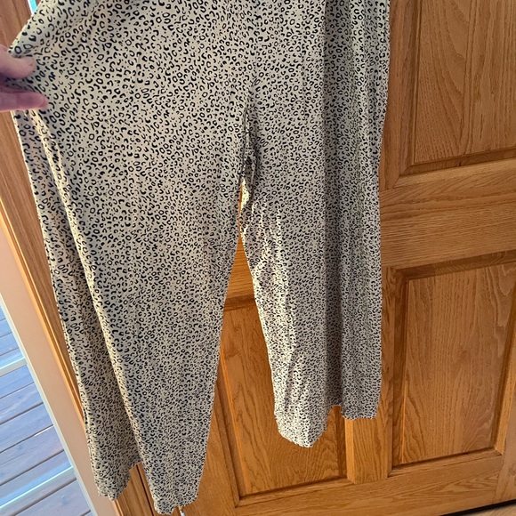 Jessica Simpson Cream and Black Patterned Jumpsuit - Picture 7 of 8